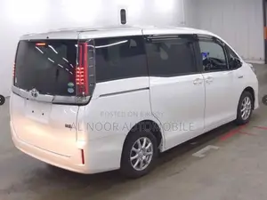 Toyota Noah 2021 Pearl