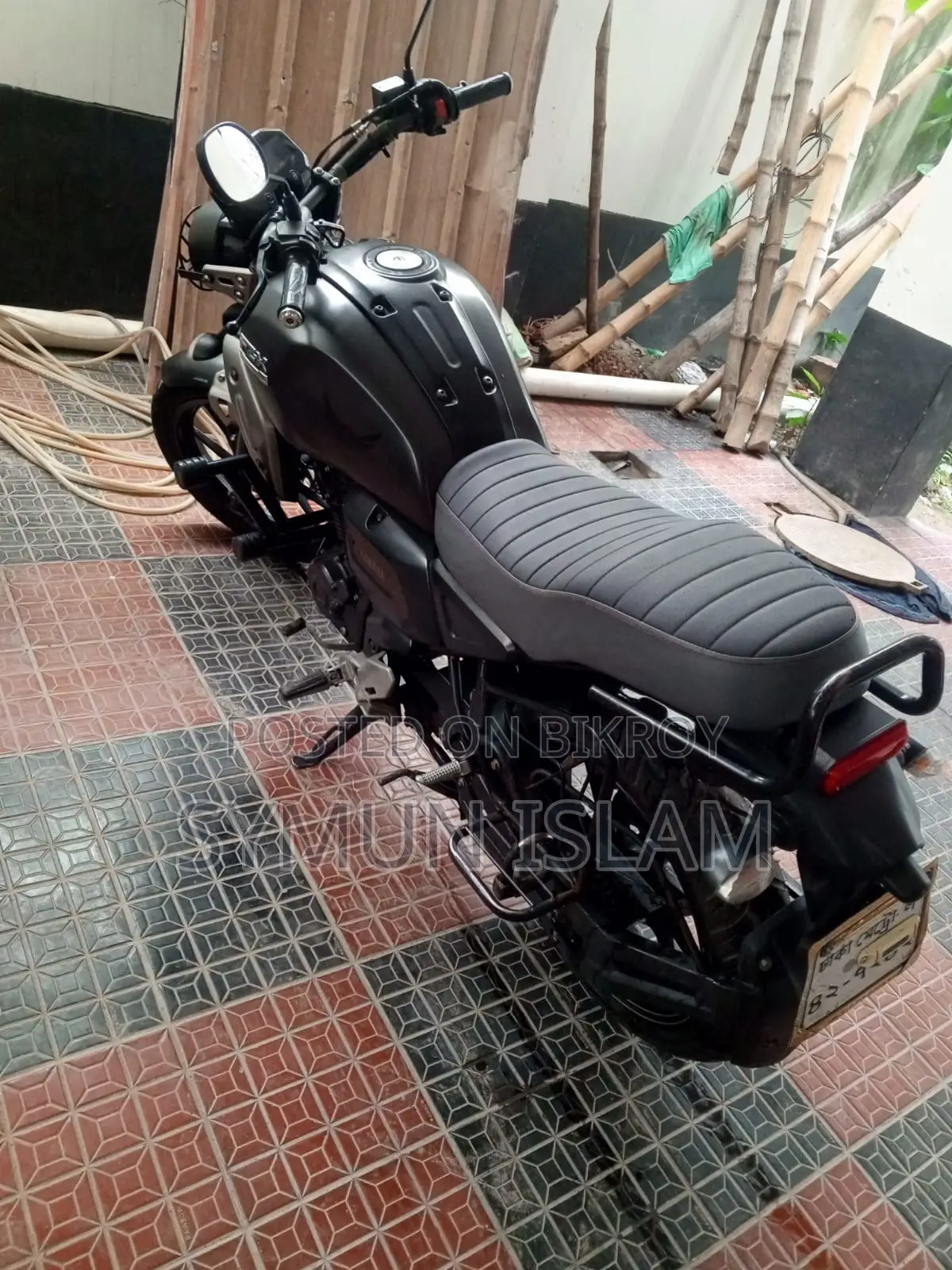 মোটরসাইকেল ২০২৩ কালো