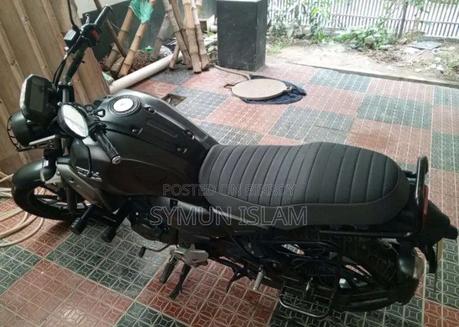 মোটরসাইকেল ২০২৩ কালো