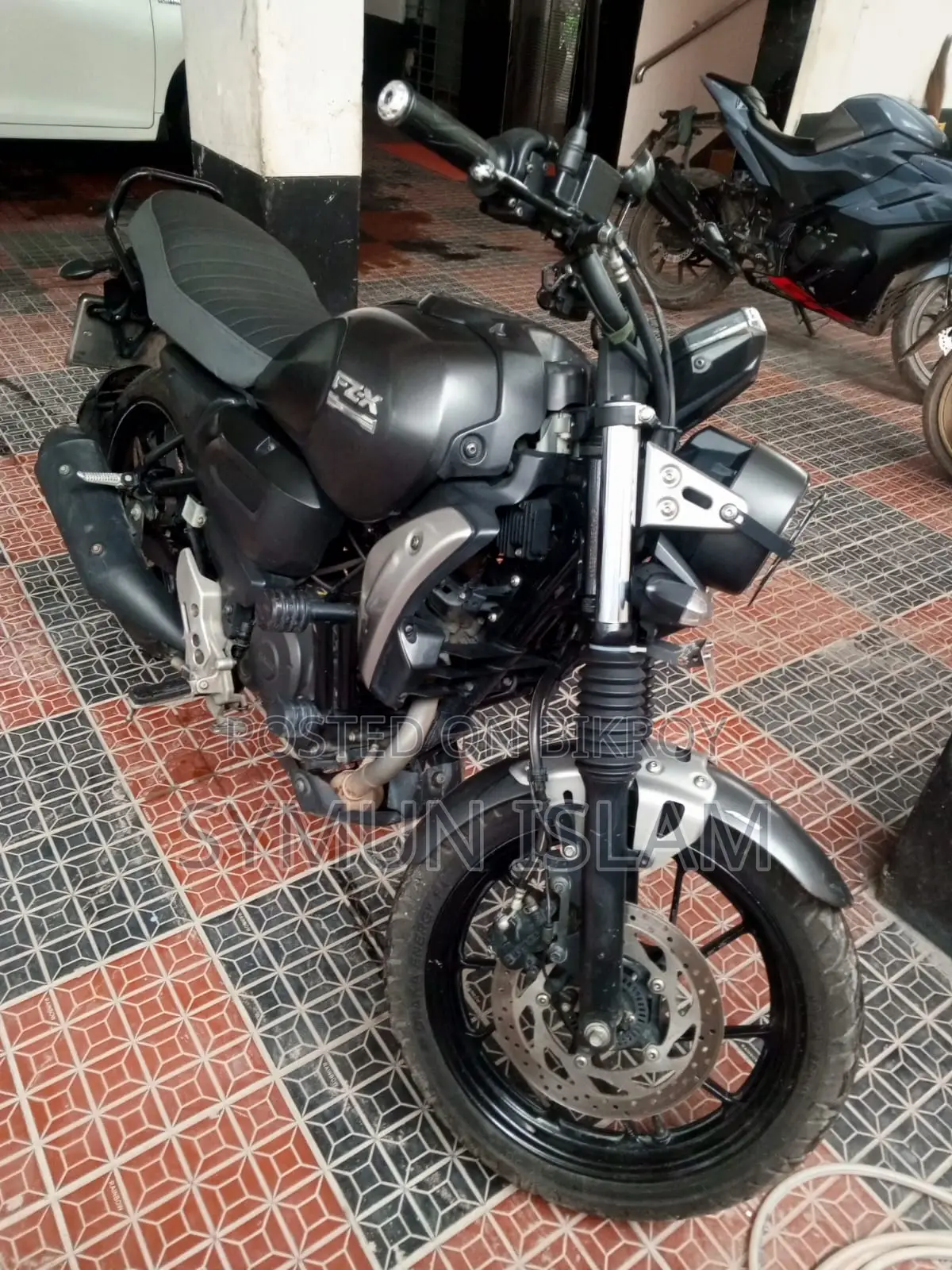 মোটরসাইকেল ২০২৩ কালো