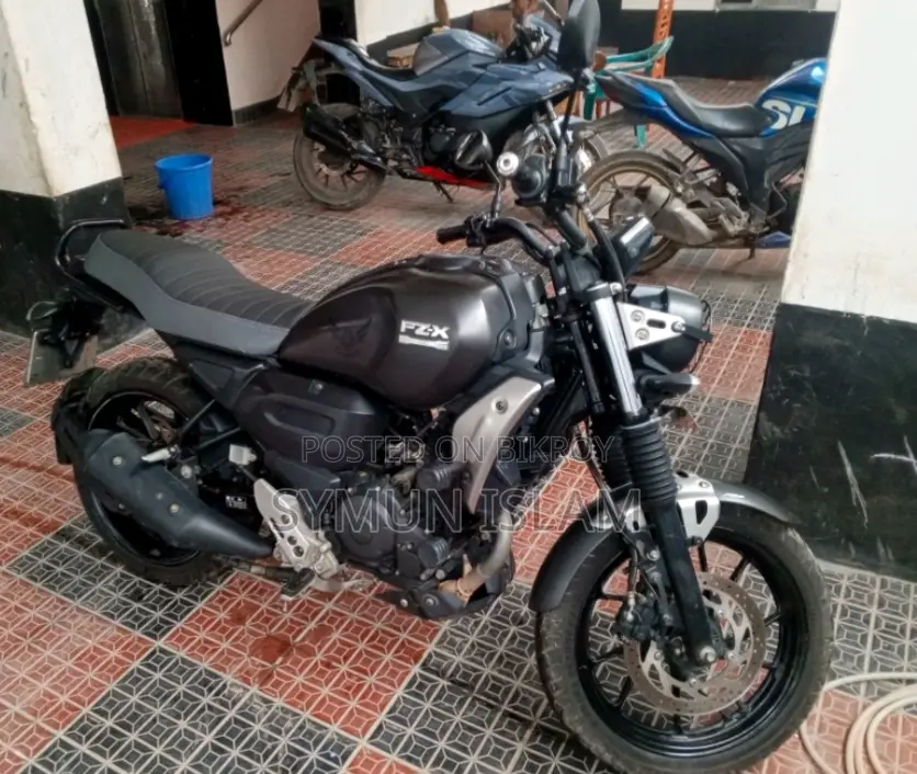 মোটরসাইকেল ২০২৩ কালো