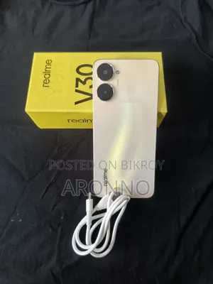 New Realme V30 128 GB Gold