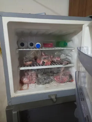 একটি ফ্রিজ বিক্রি করা হবে