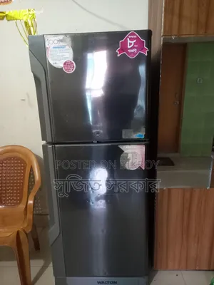 একটি ফ্রিজ বিক্রি করা হবে