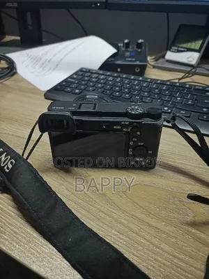 সনি আলফা এ৬৪০০ মিররলেস ক্যামেরা ১৬-৫০মিমি লেন্স সহ
