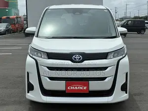Toyota Noah 2022 Pearl