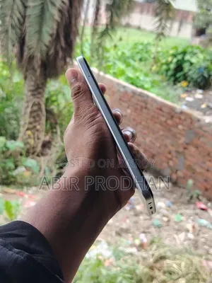 রিয়েলমি সি৭১ ১২৮ জিবি সাদা