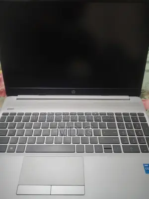Laptop HP 250 G10 8GB Intel Core I5 SSD 512GB
