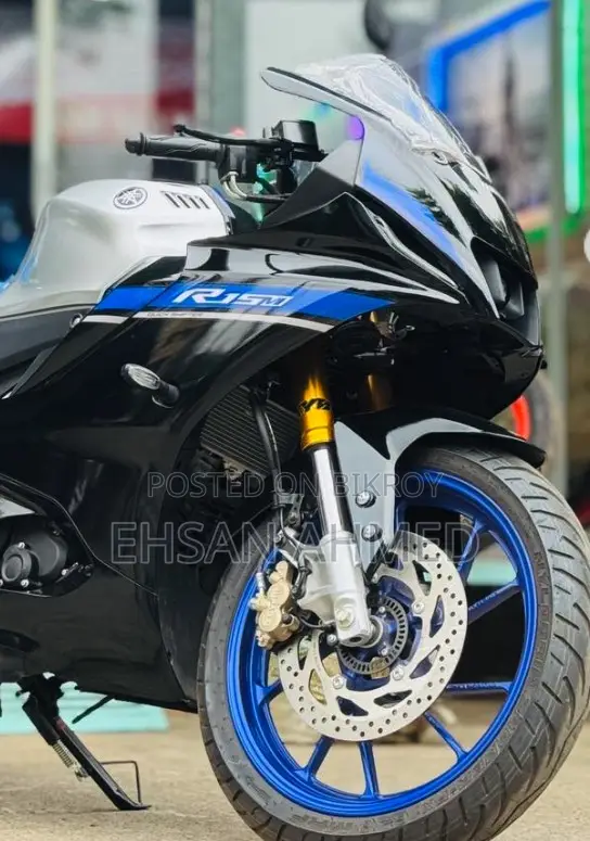 Yamaha R1 2023 Silver