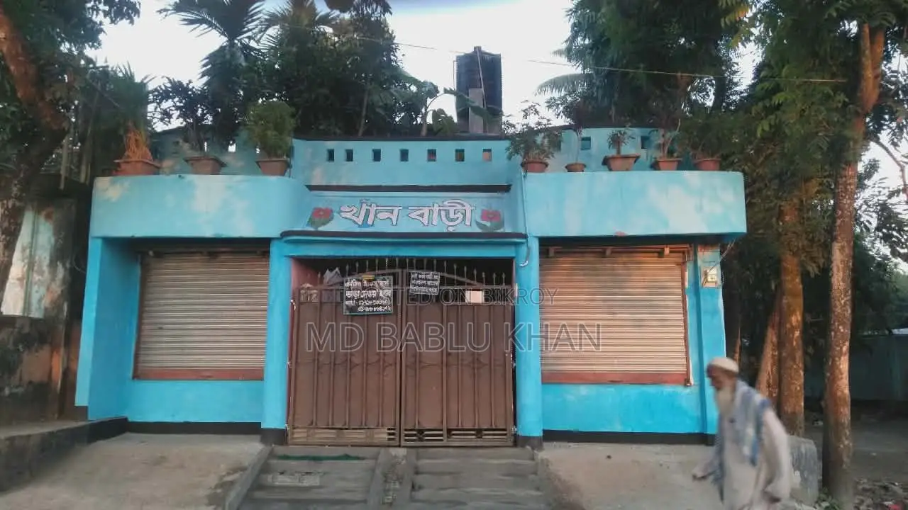 4 decimal land with house for sale