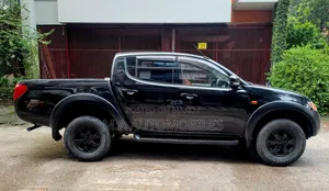 Mitsubishi L200 2006 Black