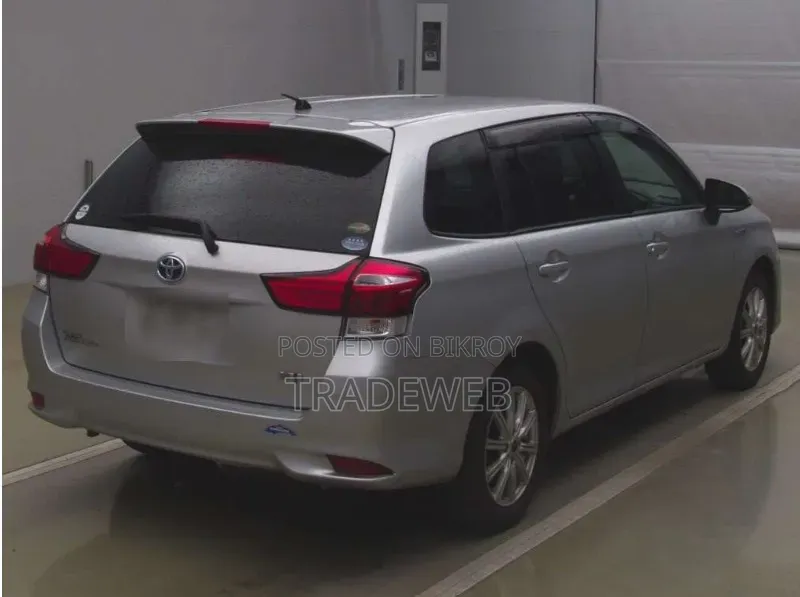 Toyota Corolla Fielder 2020 Silver