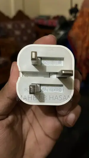 অ্যাপল ২০ ওয়াট অ্যাডাপ্টার