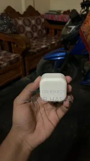 অ্যাপল ২০ ওয়াট অ্যাডাপ্টার