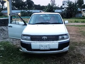 টয়োটা প্রোবক্স ২০০৩ সাদা