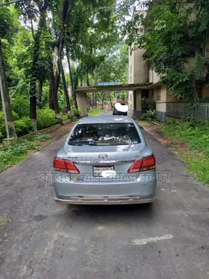 Toyota Premio 2017 Silver