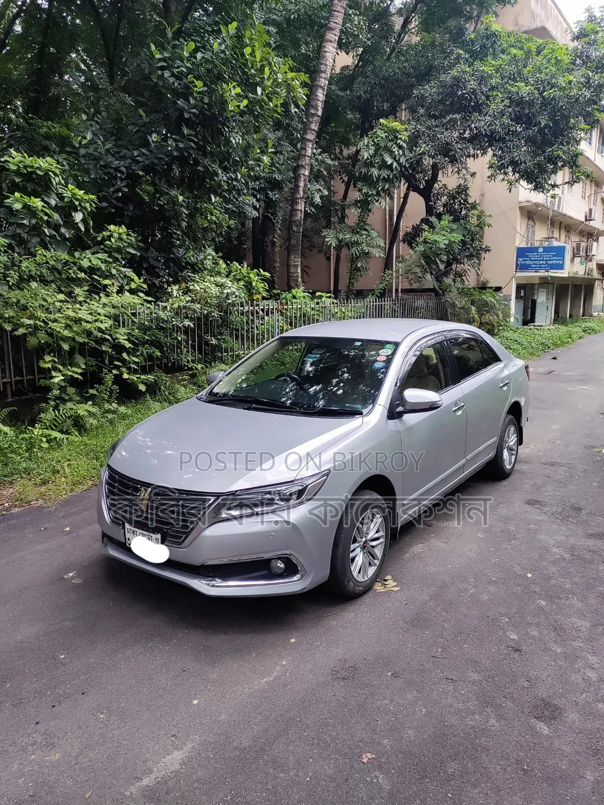 Toyota Premio 2017 Silver