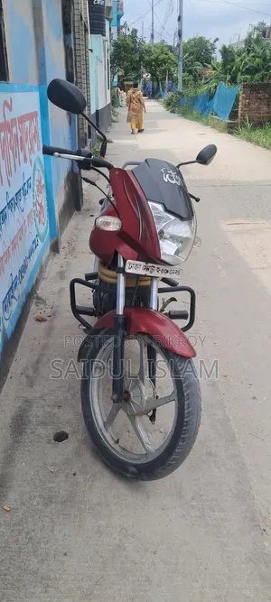 Mahindra Mojo 2015 Red