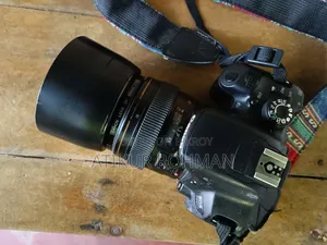 Canon Eos 700d With 85mm F/1.8 Usm Prime Lens