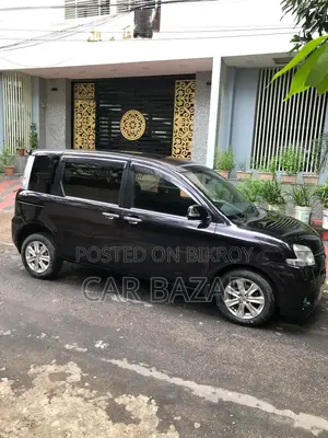 Toyota Sienta 2013 Purple
