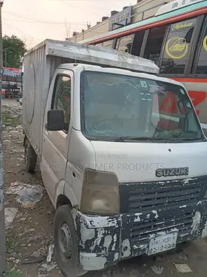 মিনি ডেলিভারি কাভার্ড ভ্যান