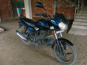 বাজাজ ডিসকভার ১৩৫ ২০১০ নীল
