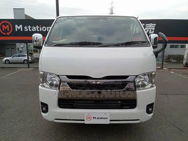 Toyota HiAce 2021 Pearl