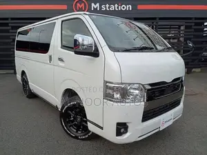 Toyota HiAce 2021 Pearl
