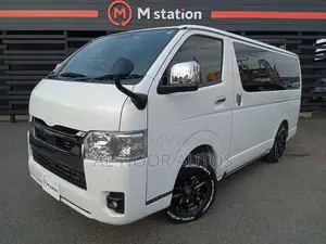 Toyota HiAce 2021 Pearl