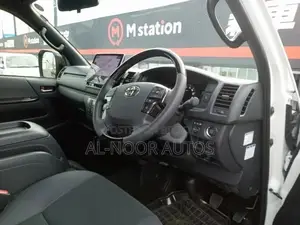 Toyota HiAce 2021 Pearl