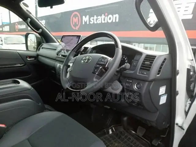 Toyota HiAce 2021 Pearl