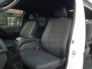 Toyota HiAce 2021 Pearl