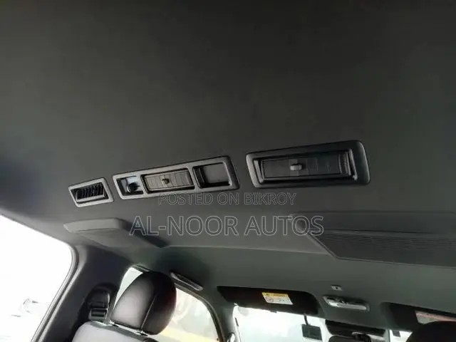 Toyota HiAce 2021 Pearl