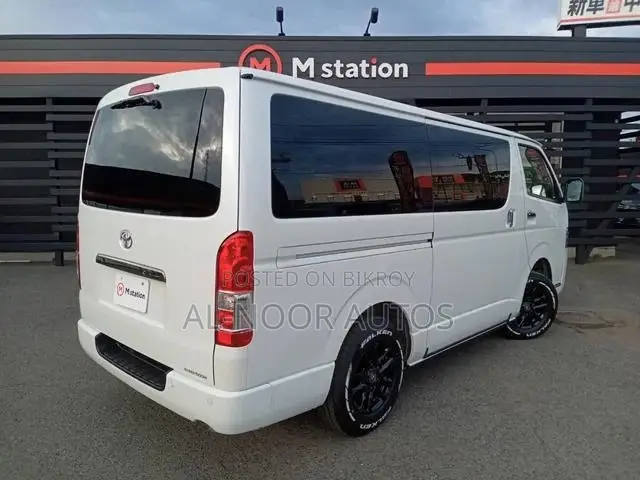 Toyota HiAce 2021 Pearl