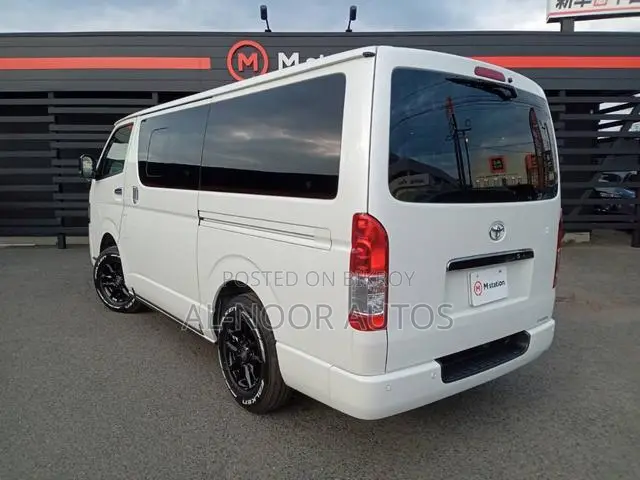 Toyota HiAce 2021 Pearl