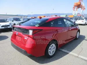 Toyota Prius 2021 Red