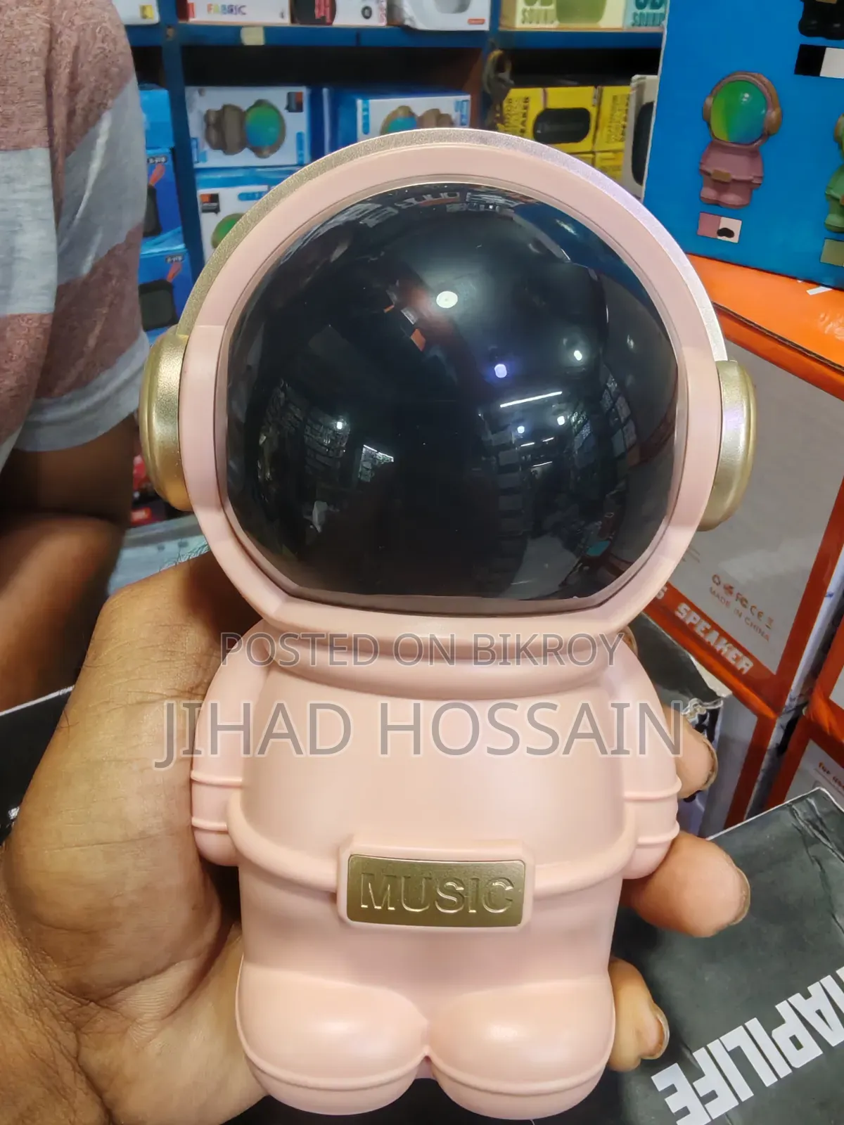 We sell wholesale and retail, please contact via WhatsApp