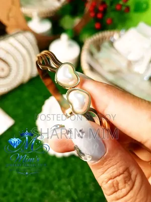 New Heart-Shaped Bangles or Bracelet Color Guarantee