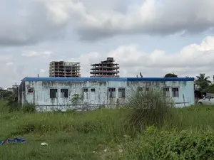 কর্নার প্লট বিক্রয় - গাউছিয়া আবাসিক, হামজারবাগ