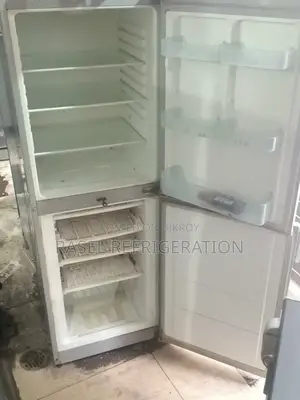১৪ সিএফটি রানিং এলজি ফ্রিজ বিক্রি করা হবে।