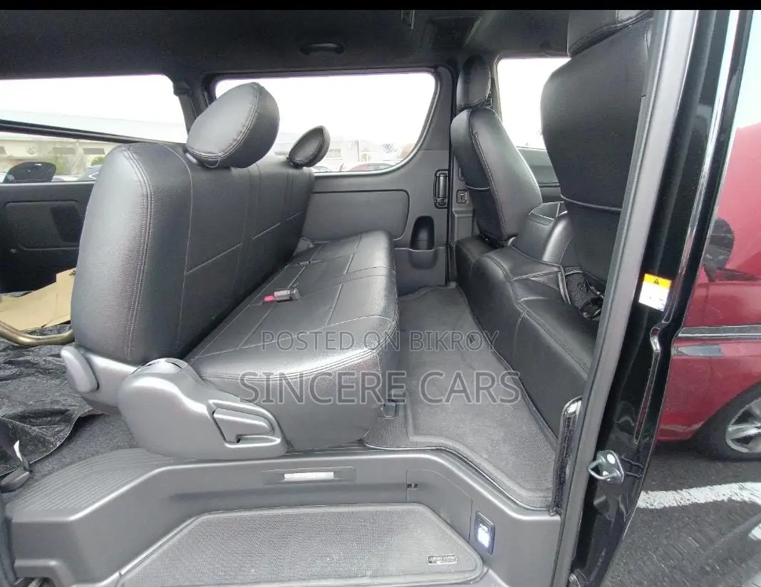 Toyota HiAce 2023 Black