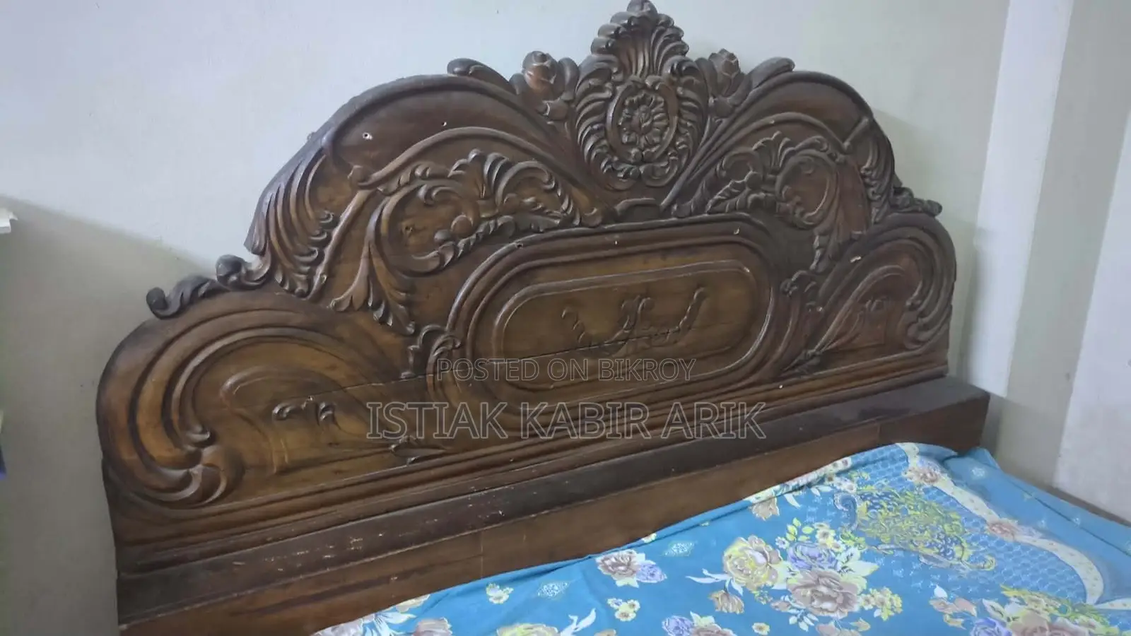  ৬×৭ সাইজের খাট বিক্রয় হবে।