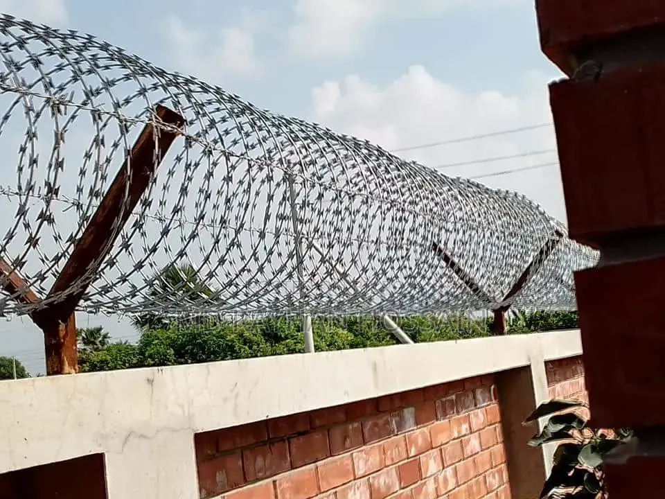 Rezor Barbed Wire