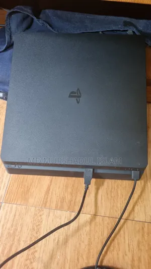 Ps4 Game Console 1TB, 2 Controllers