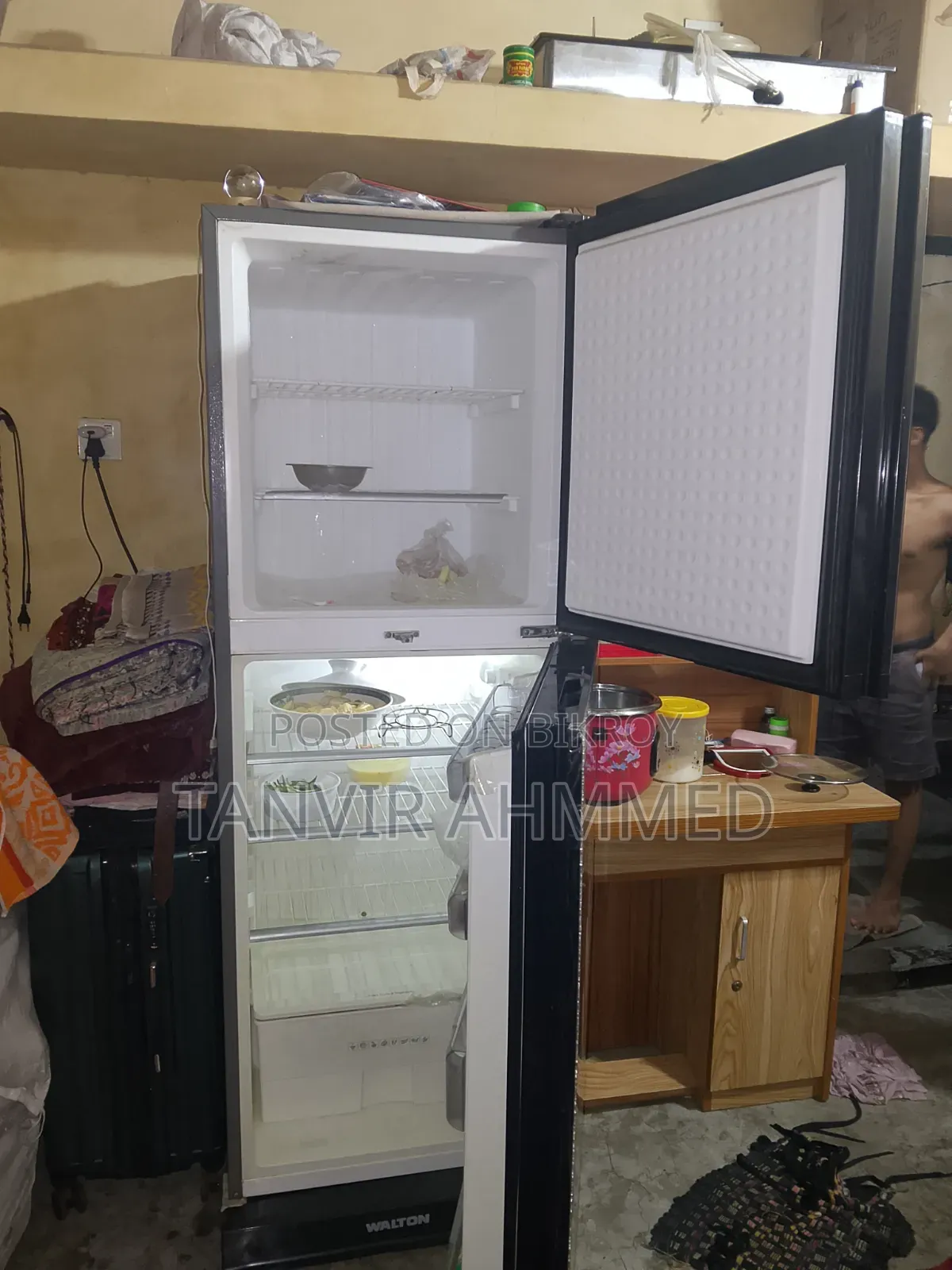 ফুল ফ্রেশ একটি ফ্রিজ বিক্রি