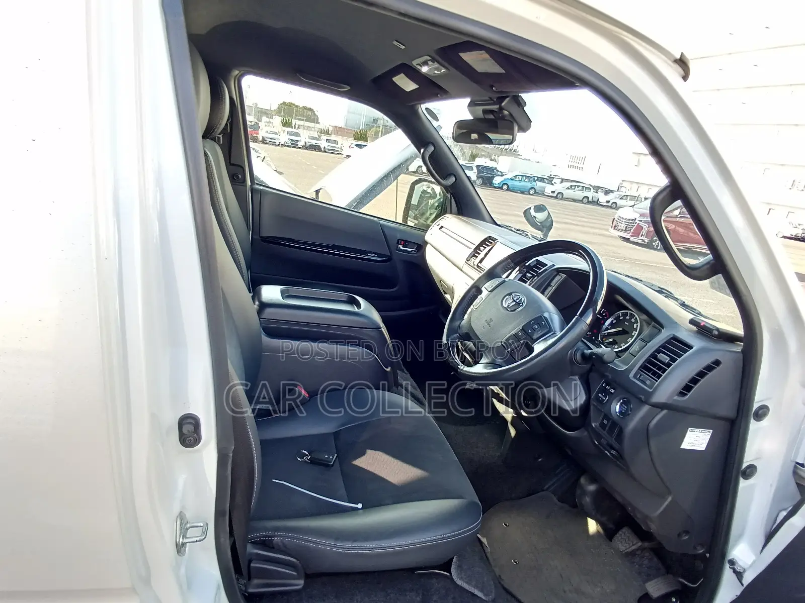 Toyota HiAce 2023 Pearl