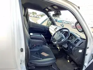 Toyota HiAce 2023 Pearl