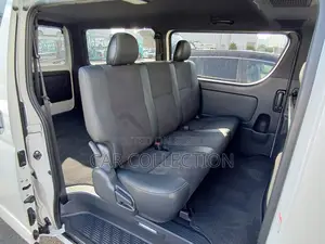 Toyota HiAce 2023 Pearl