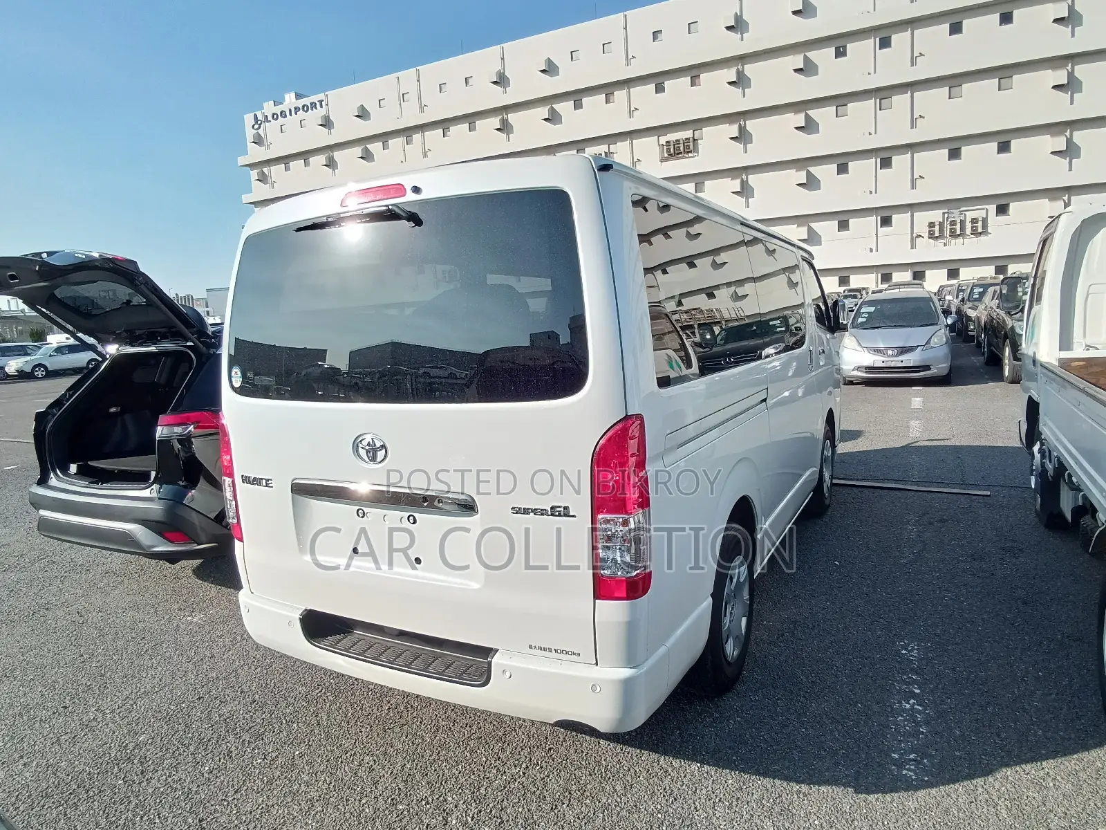 Toyota HiAce 2023 Pearl