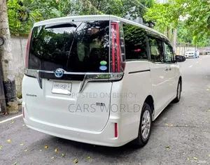 Toyota Esquire 2019 White
